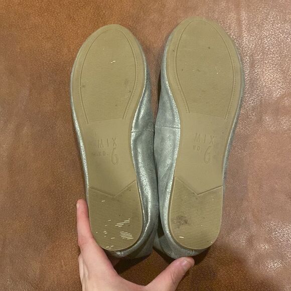 Mix No. 6 Silver Ballet Flats Women's Size 8 VGUC - Picture 2 of 6
